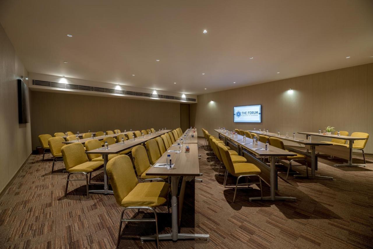 Hotel Wyndham Ahmedabad Shela Exterior foto
