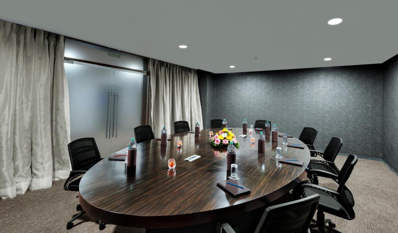 Hotel Wyndham Ahmedabad Shela Exterior foto