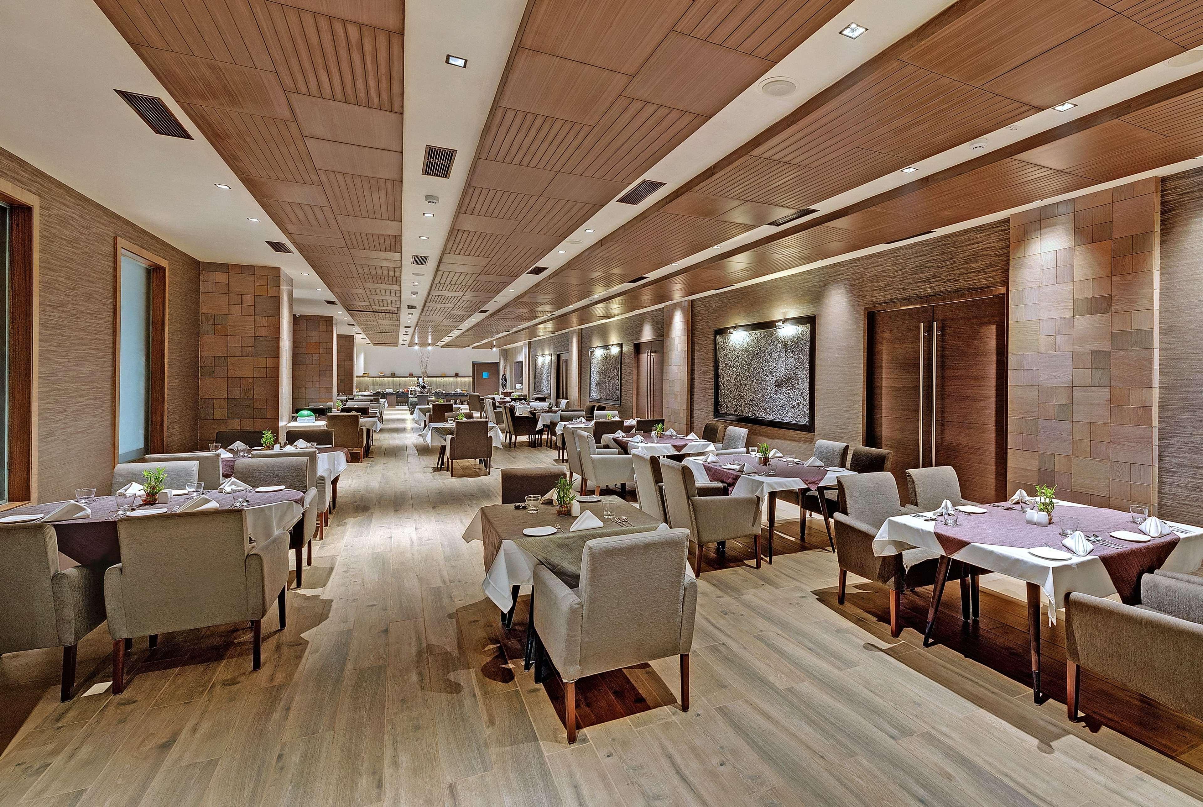 Hotel Wyndham Ahmedabad Shela Exterior foto
